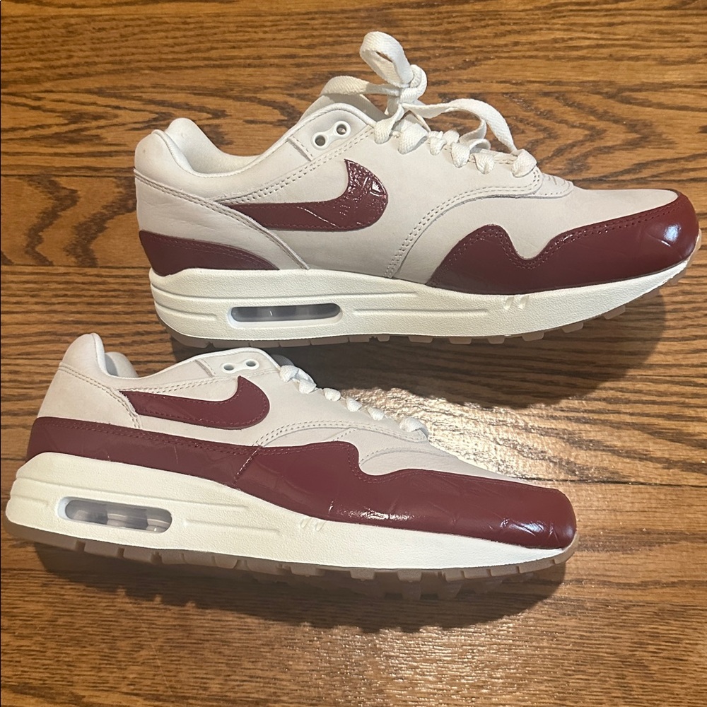 Nike Air Max -White and Maroone Sneakers